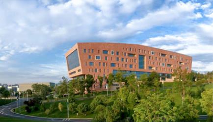 三亿体育股份董事长邢雅江到访云南白药 三亿体育股份董事长邢雅江到访云南白药