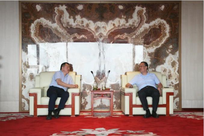 宁夏银行西安分行行长哈晓刚一行到访三亿体育股份