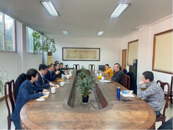 三亿体育股份董事长邢雅江到访常州华森医疗器械股份有限公司