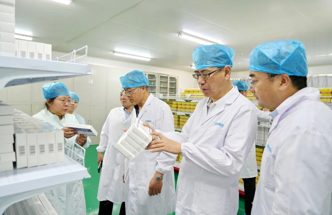 安徽古井贡酒集团总裁李培辉一行到访三亿股份 安徽古井贡酒集团总裁李培辉一行到访三亿股份