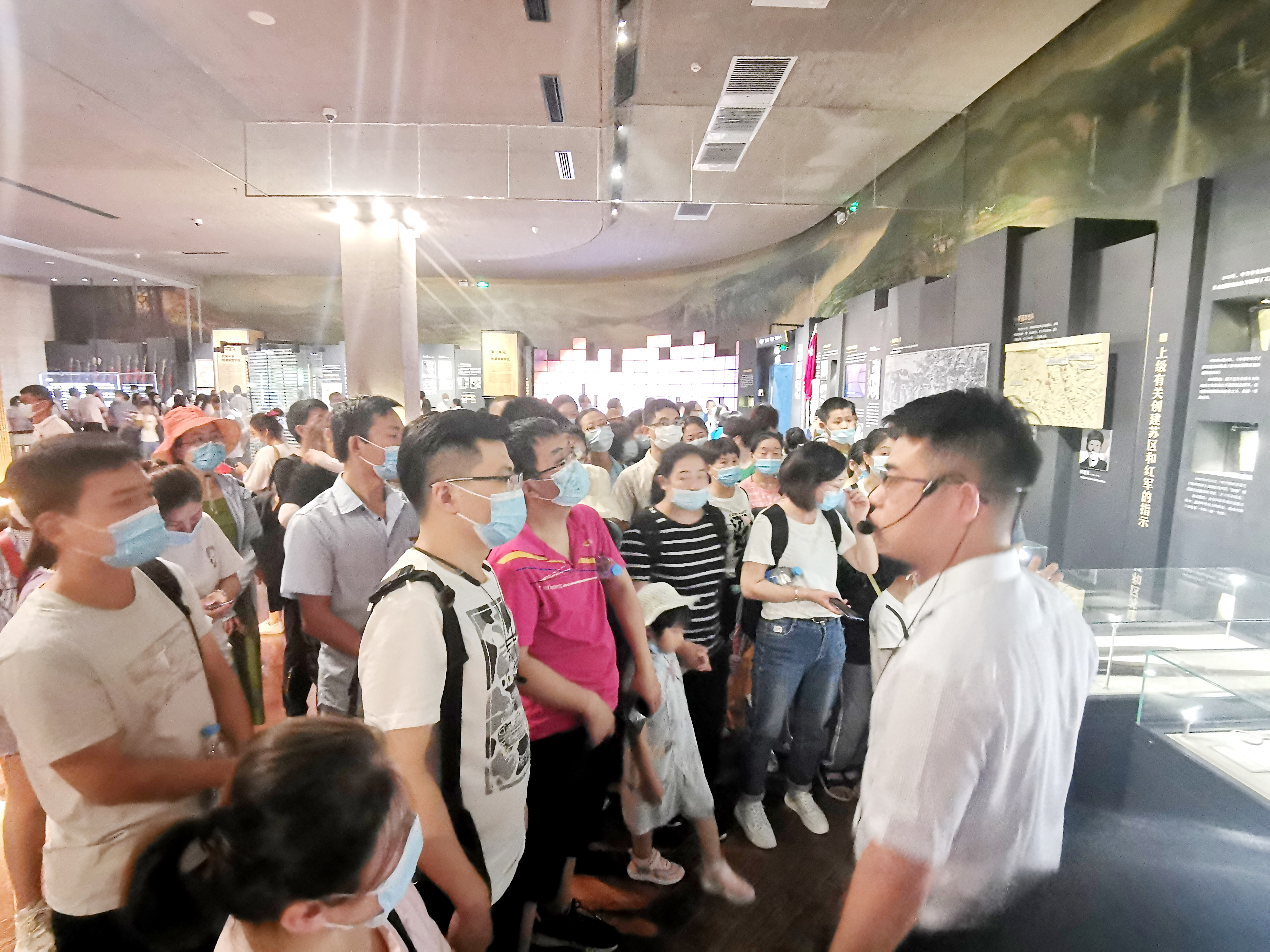 2021三亿体育股份先进员工照金行