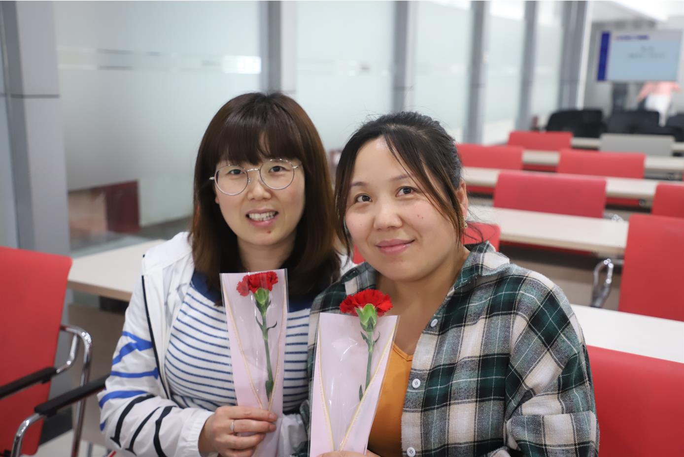 2022年三亿股份母亲节观影活动