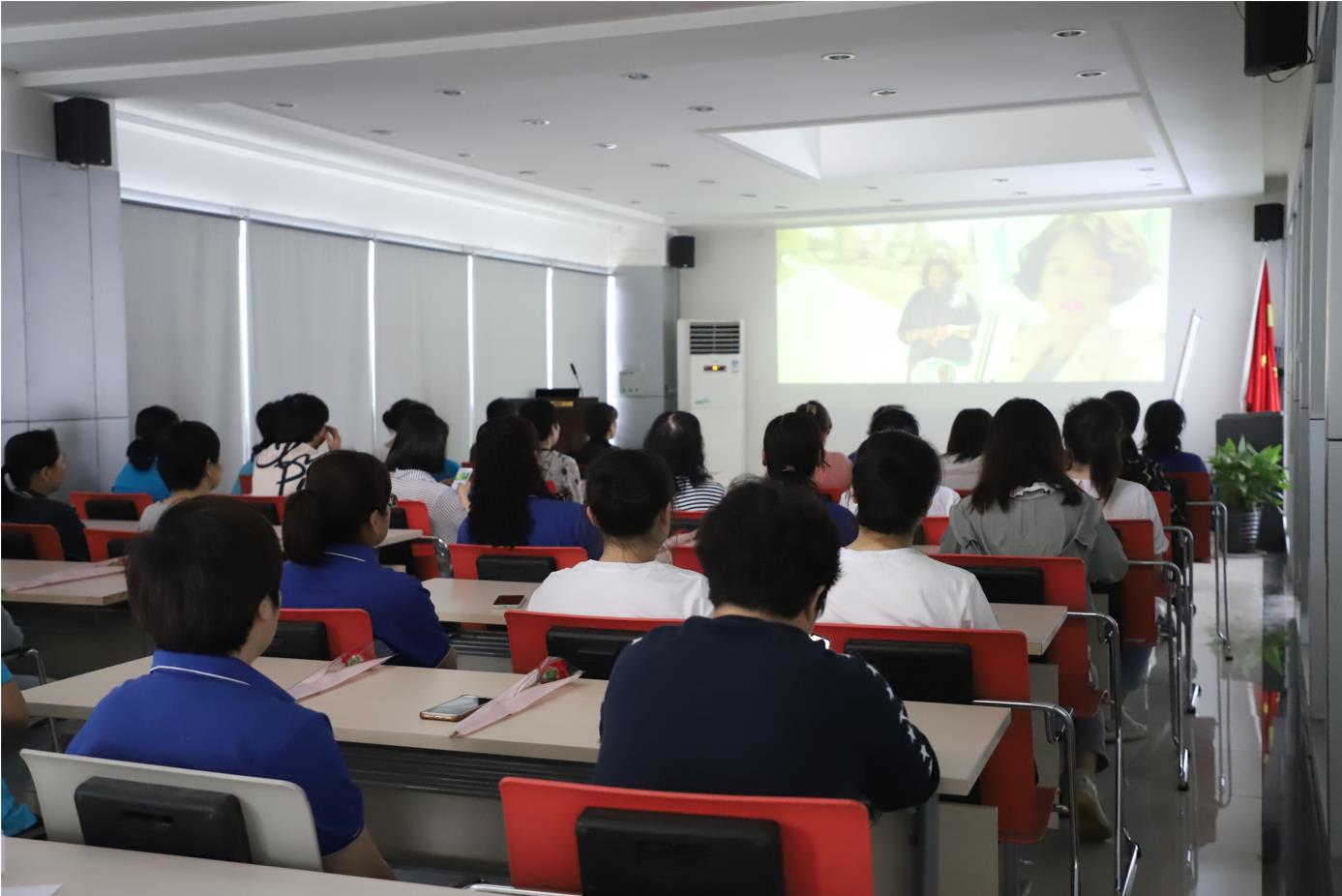 2022年三亿股份母亲节观影活动