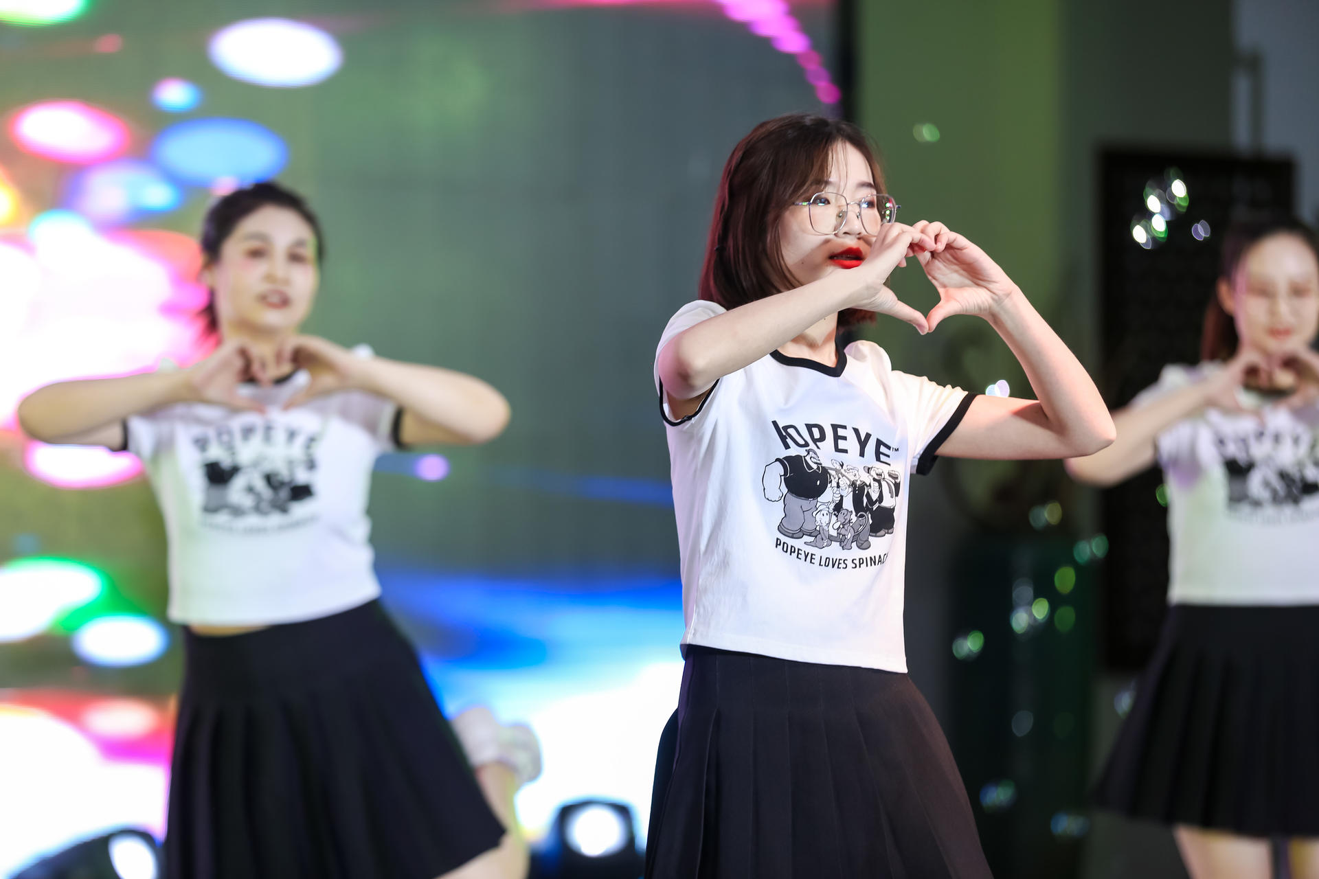 三亿体育股份上市25周年庆典晚会