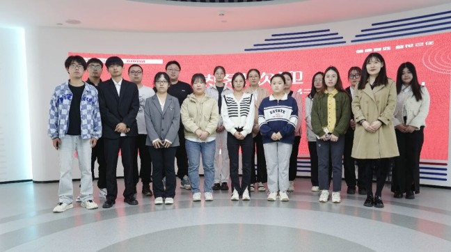 陕西中医药大学师生一行到访三亿股份